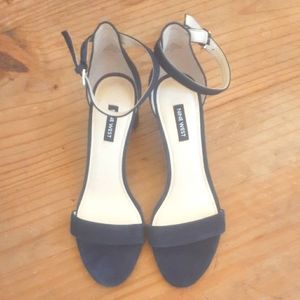 Sale! NWOB - Nine West Pruce Ankle Strap Block Heel Sandals in French Navy - 9 M